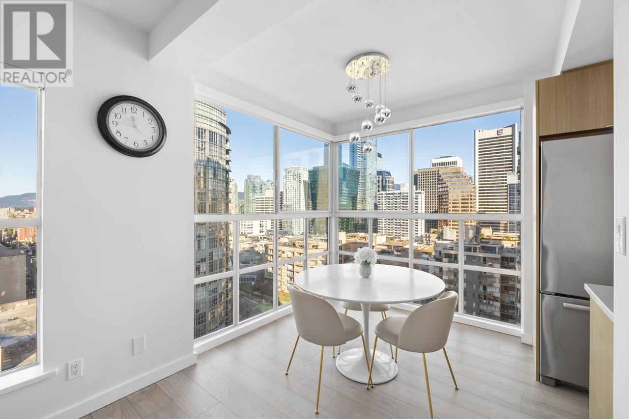 Listing Picture 5 of 40 : 1501 909 BURRARD STREET, Vancouver / 溫哥華 - 魯藝地產 Yvonne Lu Group - MLS Medallion Club Member