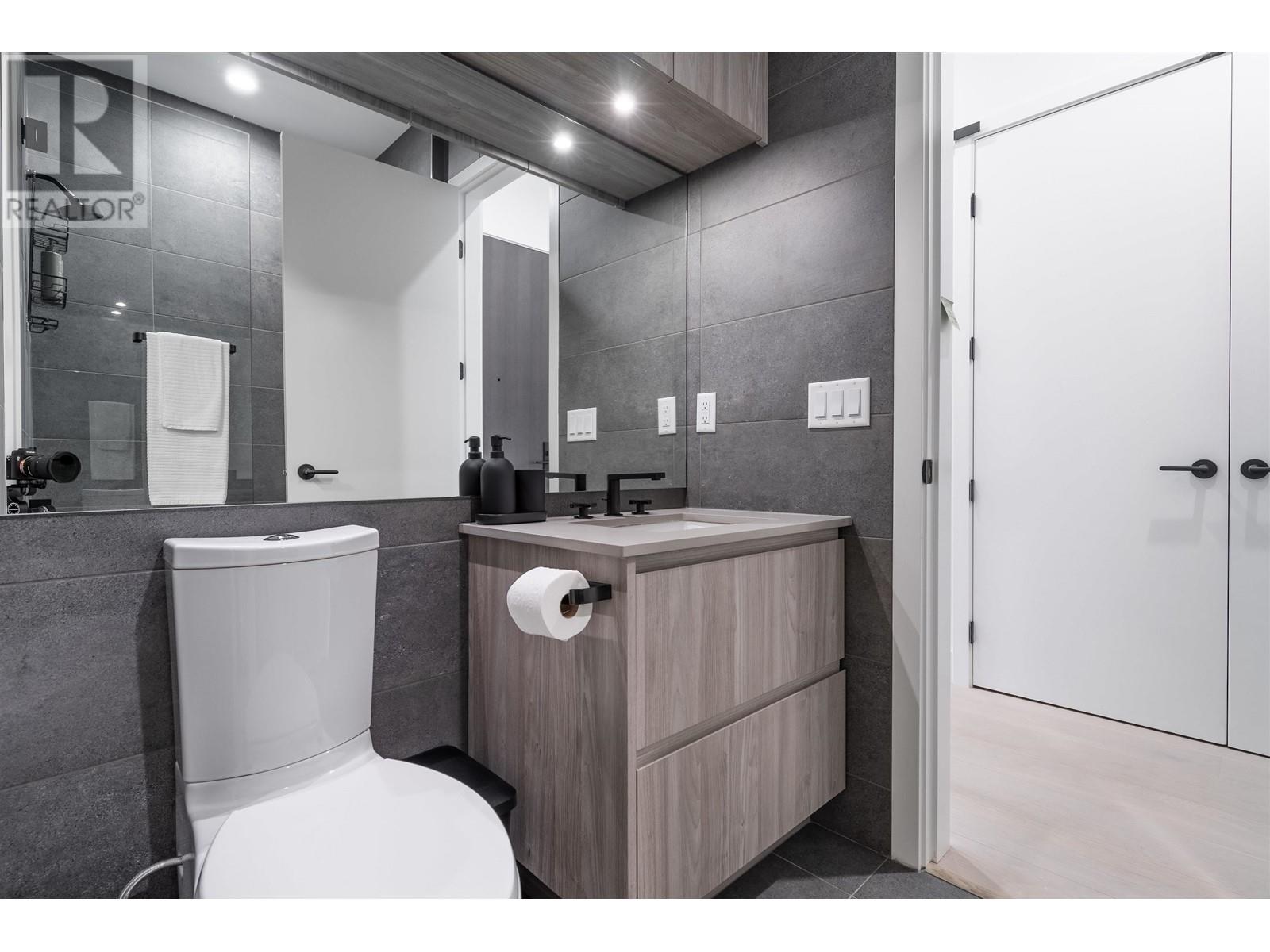 212 300 Salter Street, New Westminster, British Columbia  V3M 0L9 - Photo 18 - R2958531