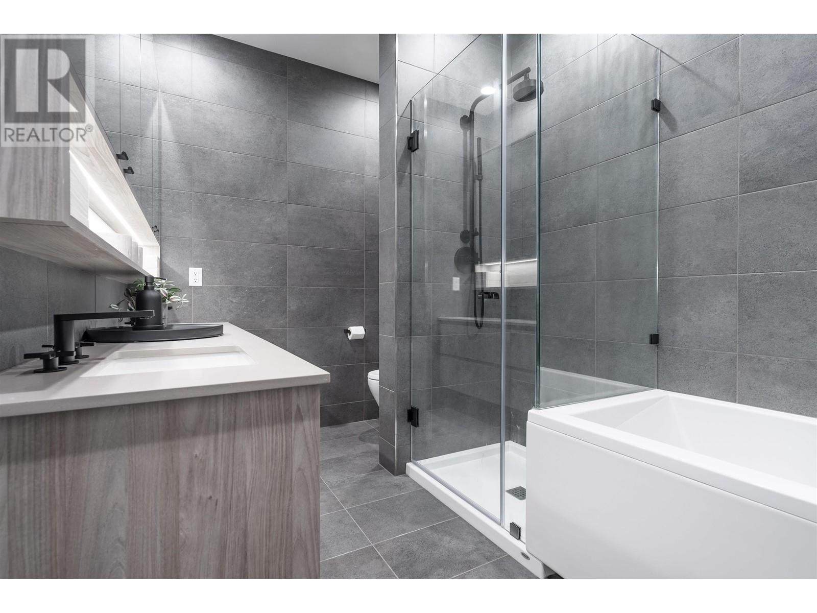 212 300 Salter Street, New Westminster, British Columbia  V3M 0L9 - Photo 15 - R2958531