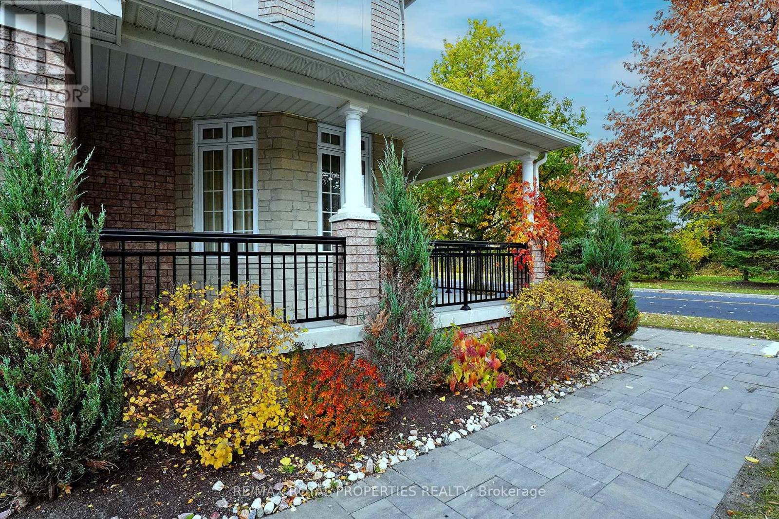 Property at 1 SILVERFLOWER AVENUE image 3