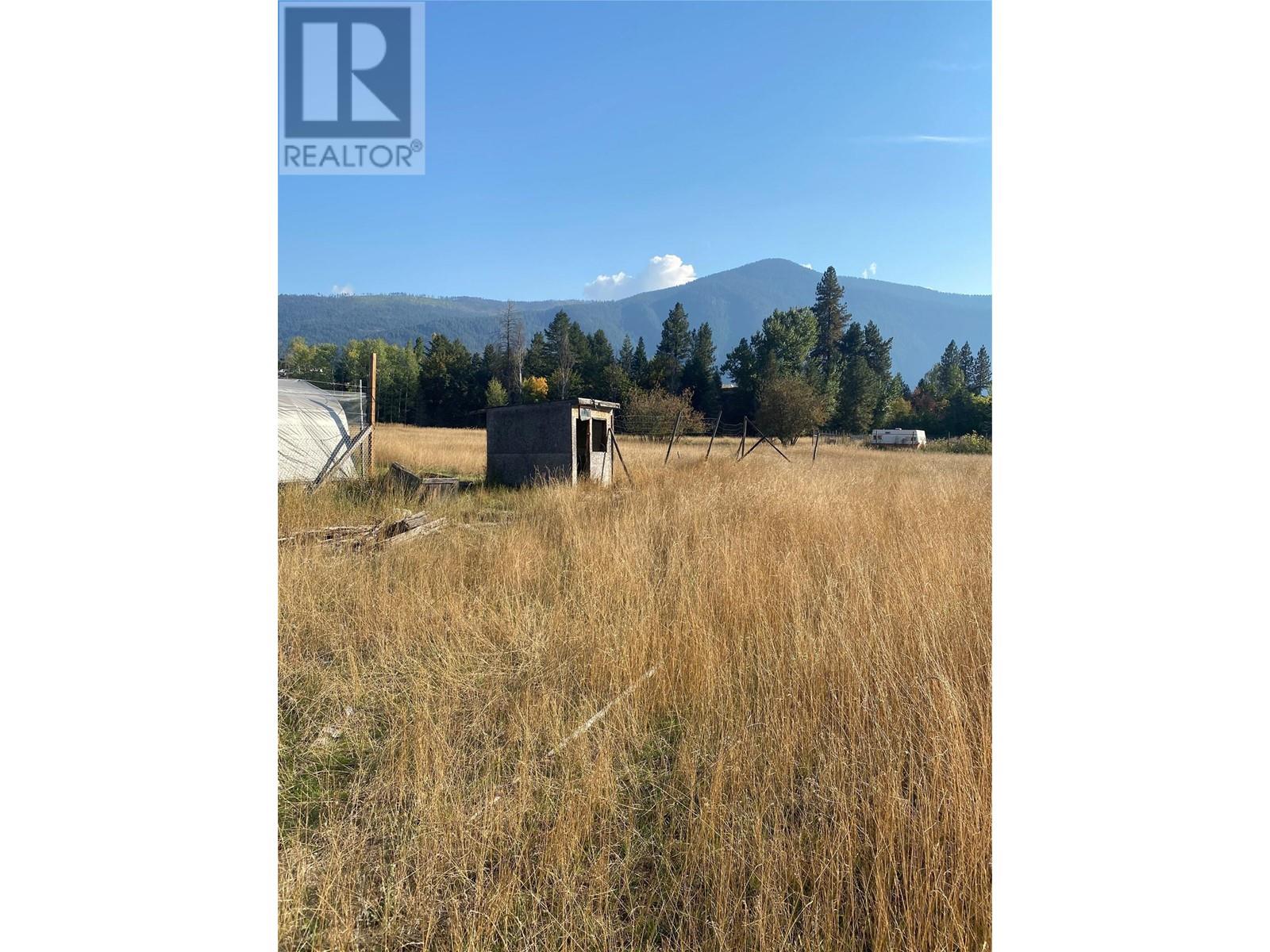 820 64th Avenue, Grand Forks, British Columbia  V0H 1H4 - Photo 7 - 10334431