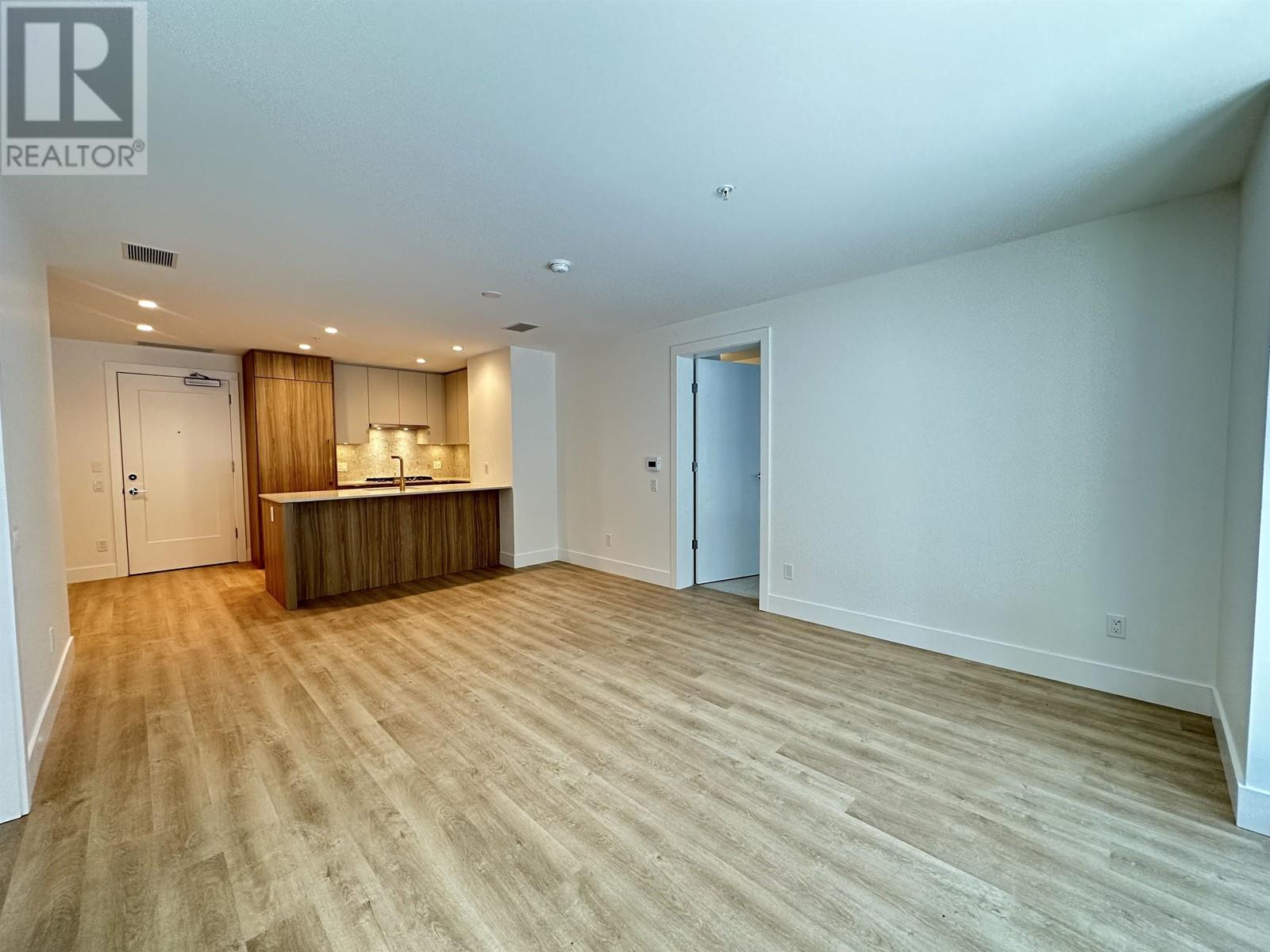 401 2325 Emery Court, North Vancouver, British Columbia  V7J 0E3 - Photo 4 - R2964845