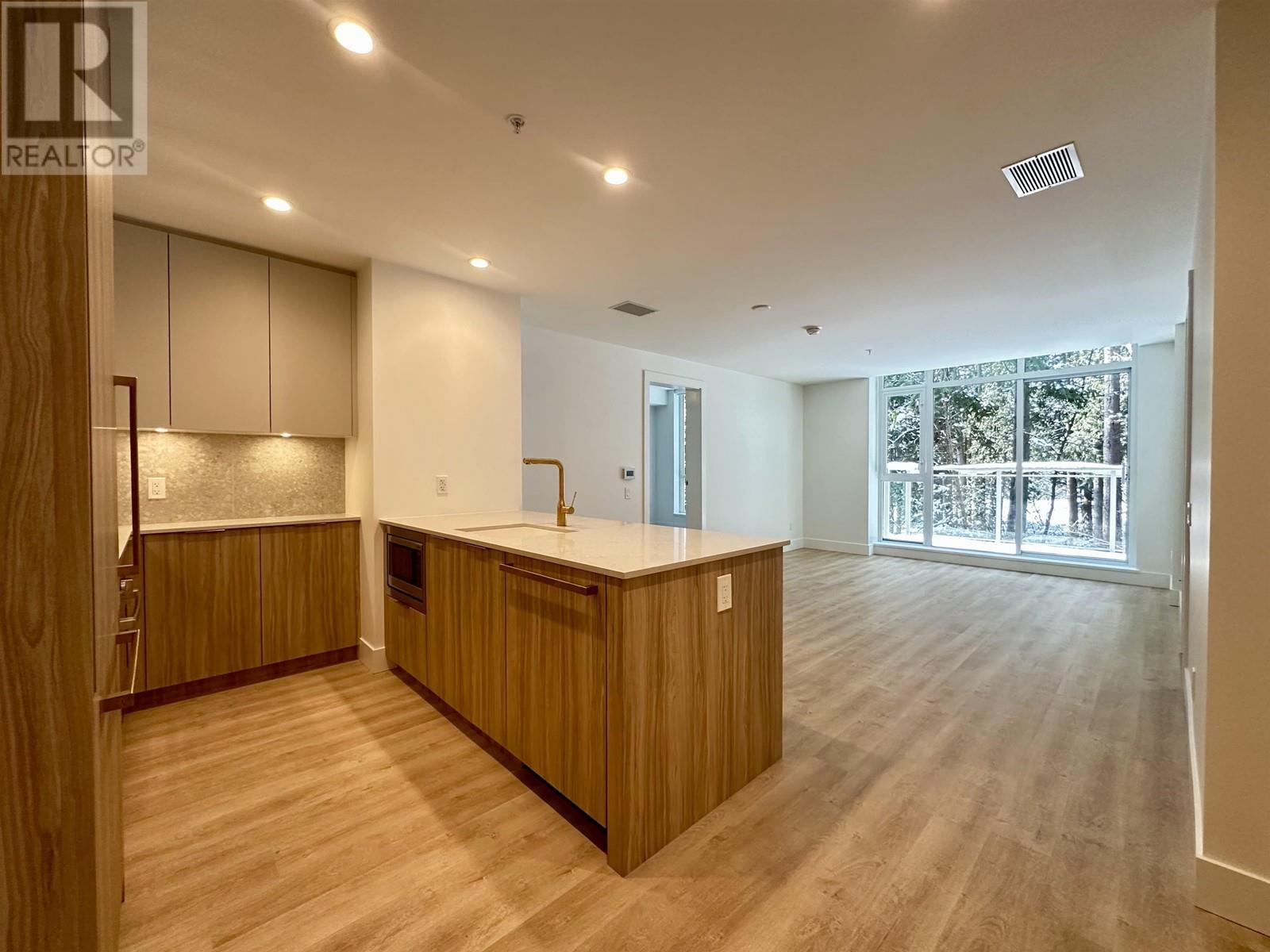 401 2325 Emery Court, North Vancouver, British Columbia  V7J 0E3 - Photo 5 - R2964845