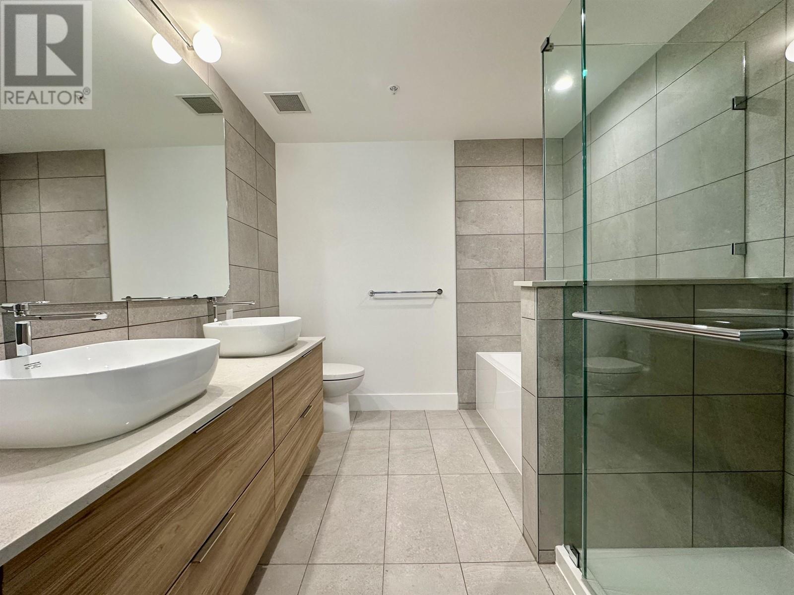 401 2325 Emery Court, North Vancouver, British Columbia  V7J 0E3 - Photo 9 - R2964845
