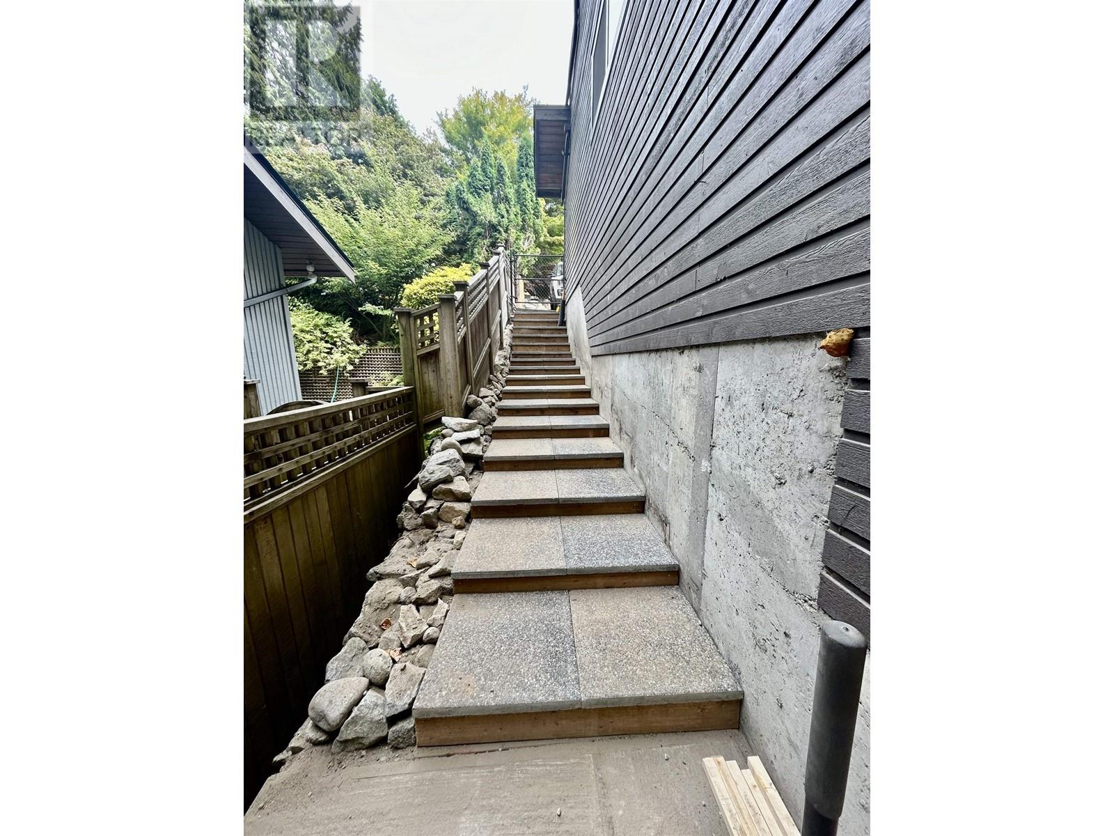 Lower-1xxx Corona Crescent, Coquitlam, British Columbia  V3J 6Y9 - Photo 23 - R2964831