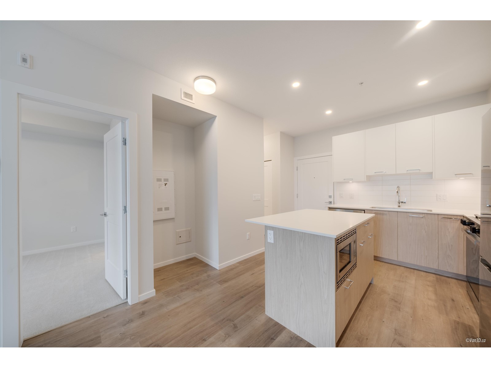 411 3319 148 Street, Surrey, British Columbia  V4P 0H5 - Photo 5 - R2964659