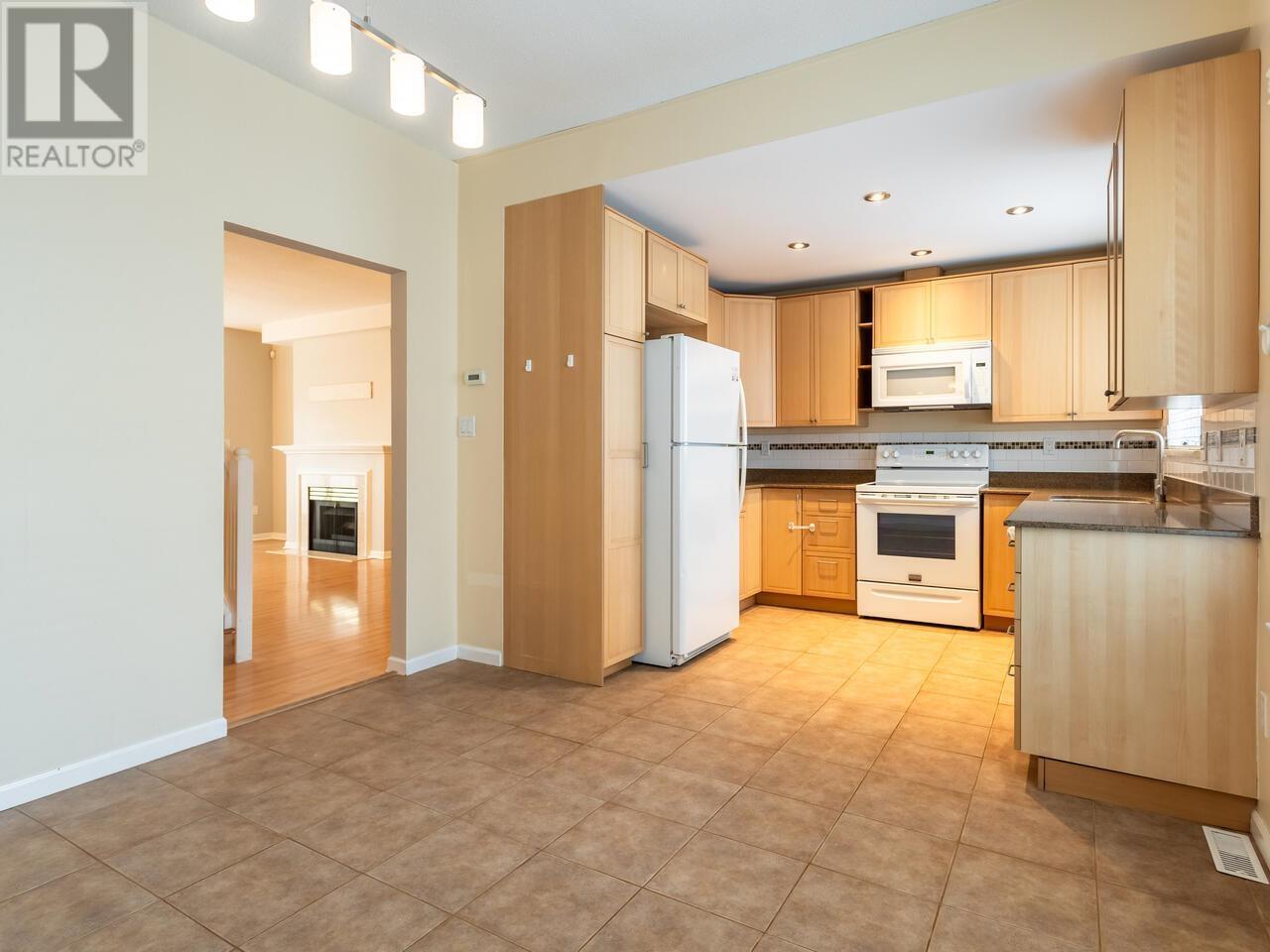 9 6700 Rumble Street, Burnaby, British Columbia  V5E 4H7 - Photo 9 - R2963942