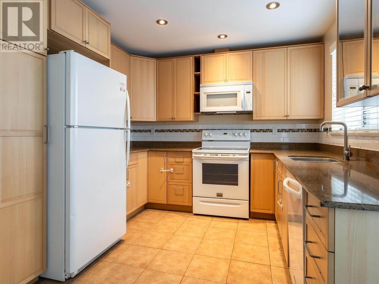 9 6700 Rumble Street, Burnaby, British Columbia  V5E 4H7 - Photo 11 - R2963942