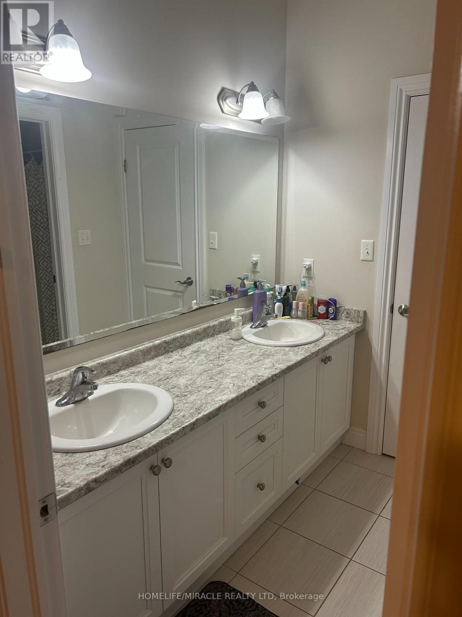 31 Frontier Drive, Kitchener, Ontario  N2P 0G3 - Photo 7 - X11963116