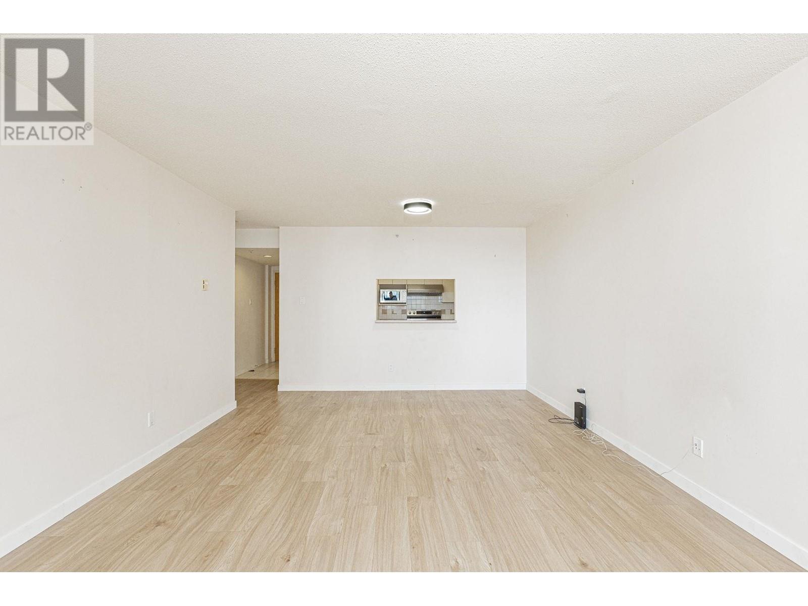 Listing Picture 16 of 29 : 804 8248 LANSDOWNE ROAD, Richmond / 烈治文 - 魯藝地產 Yvonne Lu Group - MLS Medallion Club Member