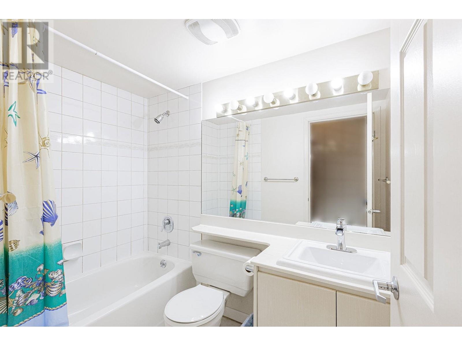 Listing Picture 11 of 29 : 804 8248 LANSDOWNE ROAD, Richmond / 烈治文 - 魯藝地產 Yvonne Lu Group - MLS Medallion Club Member