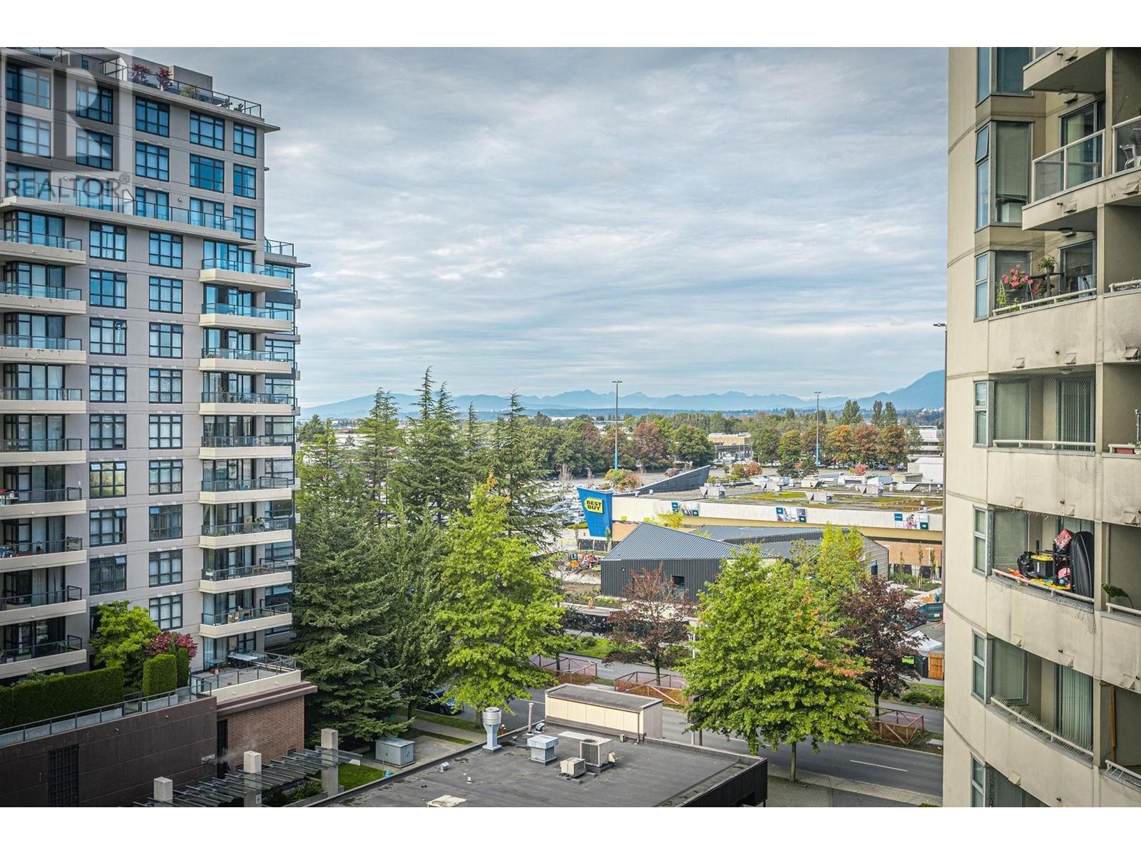 Listing Picture 18 of 29 : 804 8248 LANSDOWNE ROAD, Richmond / 烈治文 - 魯藝地產 Yvonne Lu Group - MLS Medallion Club Member