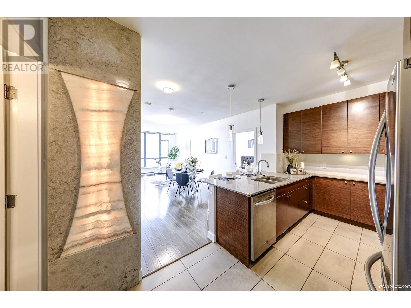 Listing Picture 3 of 16 : 1605 6888 ALDERBRIDGE WAY, Richmond / 烈治文 - 魯藝地產 Yvonne Lu Group - MLS Medallion Club Member
