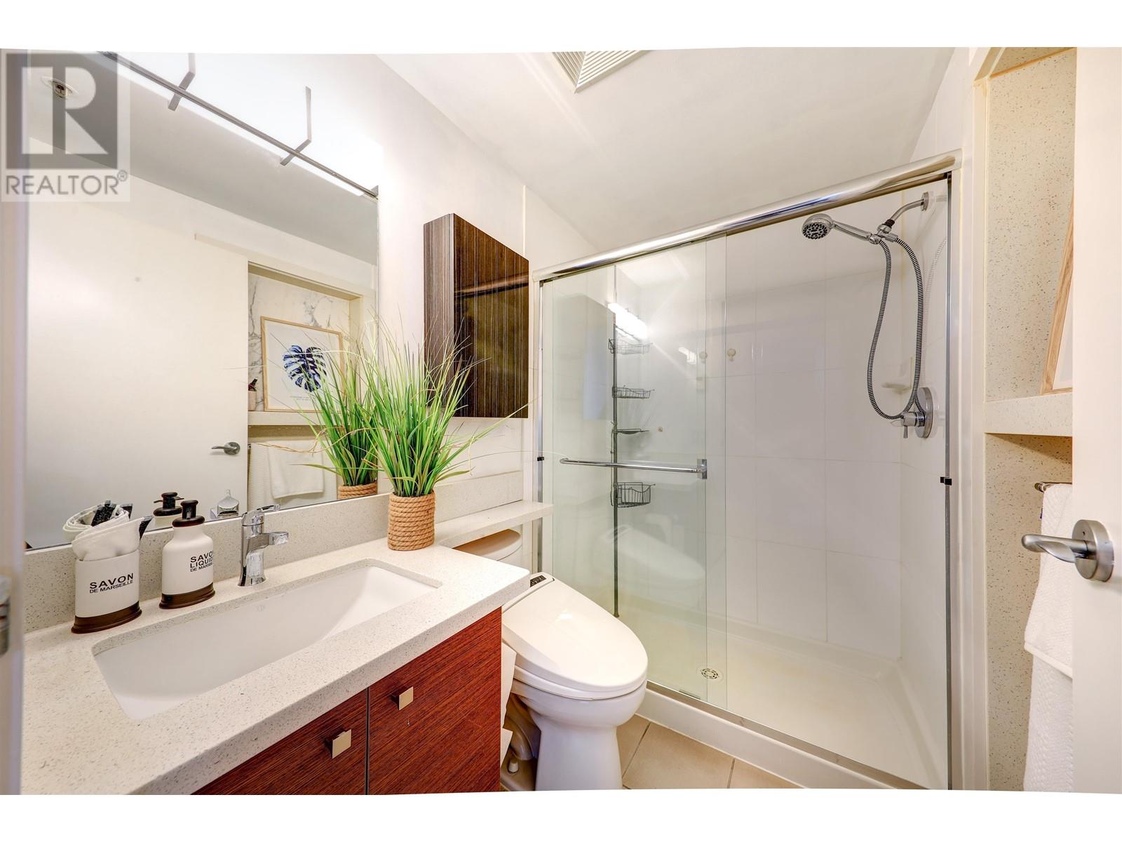 Listing Picture 14 of 16 : 1605 6888 ALDERBRIDGE WAY, Richmond / 烈治文 - 魯藝地產 Yvonne Lu Group - MLS Medallion Club Member
