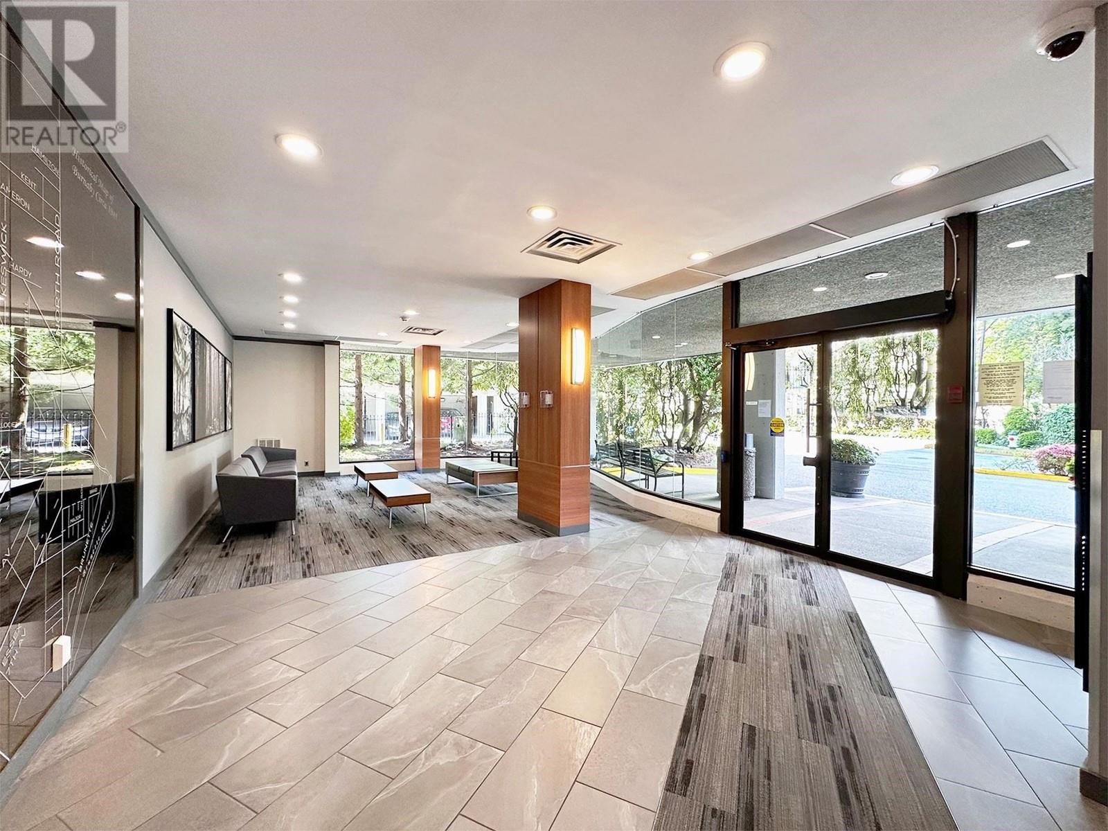Listing Picture 18 of 22 : 706 3980 CARRIGAN COURT, Burnaby / 本拿比 - 魯藝地產 Yvonne Lu Group - MLS Medallion Club Member