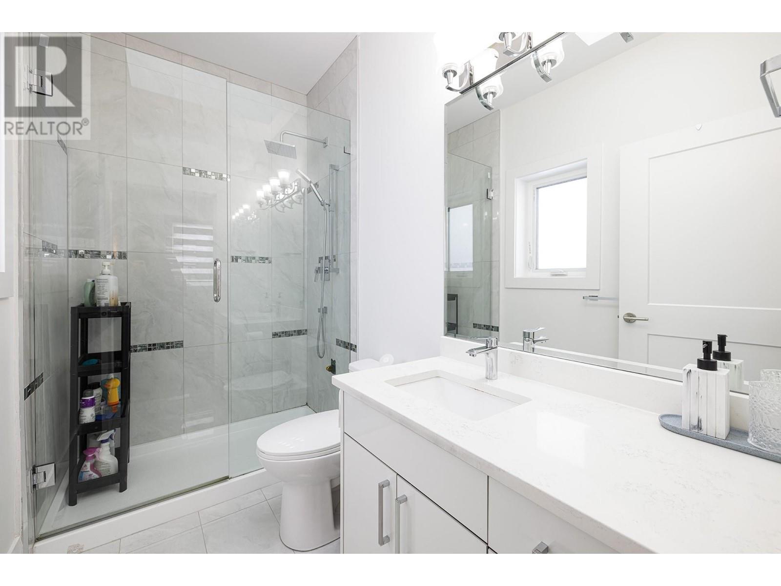 Listing Picture 13 of 18 : 620 E 54TH AVENUE, Vancouver / 溫哥華 - 魯藝地產 Yvonne Lu Group - MLS Medallion Club Member