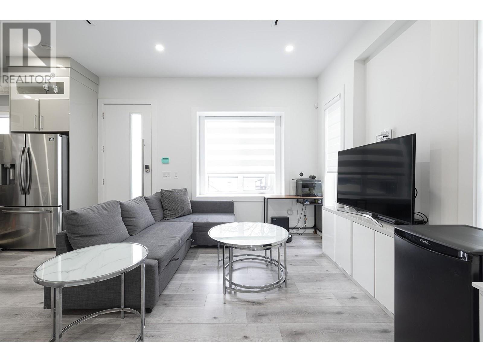 Listing Picture 9 of 18 : 620 E 54TH AVENUE, Vancouver / 溫哥華 - 魯藝地產 Yvonne Lu Group - MLS Medallion Club Member