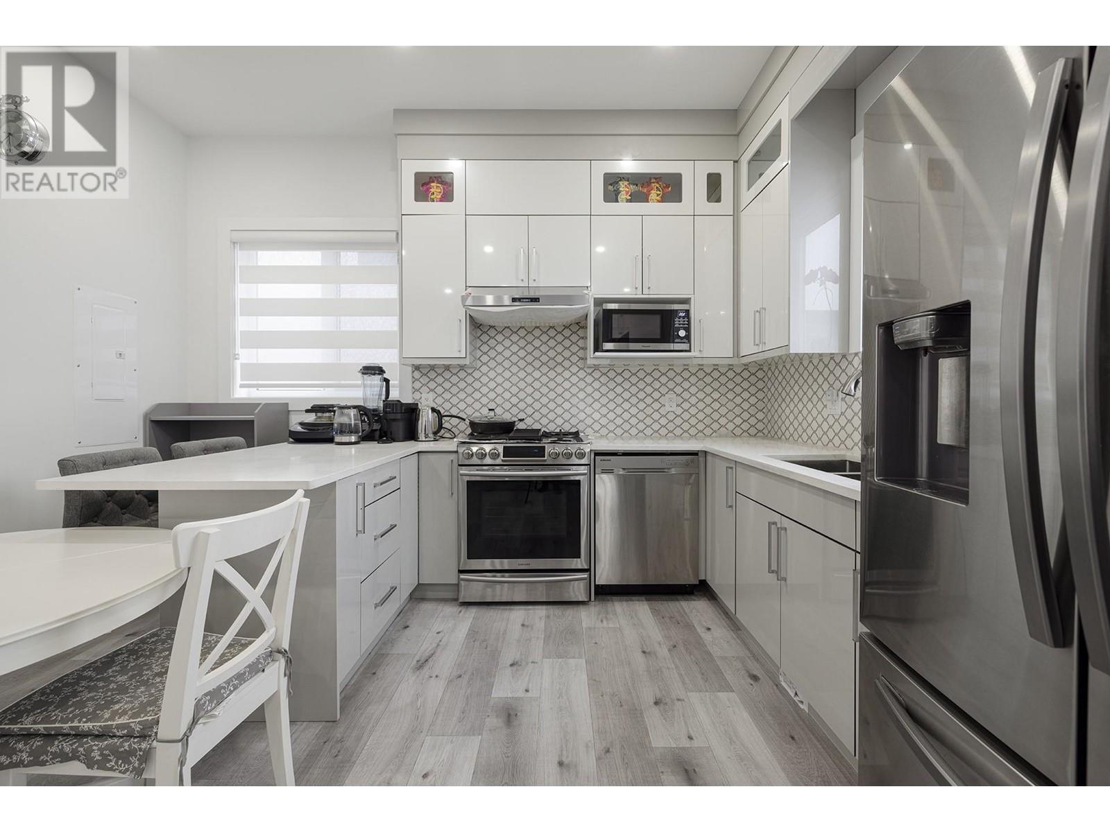 Listing Picture 5 of 18 : 620 E 54TH AVENUE, Vancouver / 溫哥華 - 魯藝地產 Yvonne Lu Group - MLS Medallion Club Member