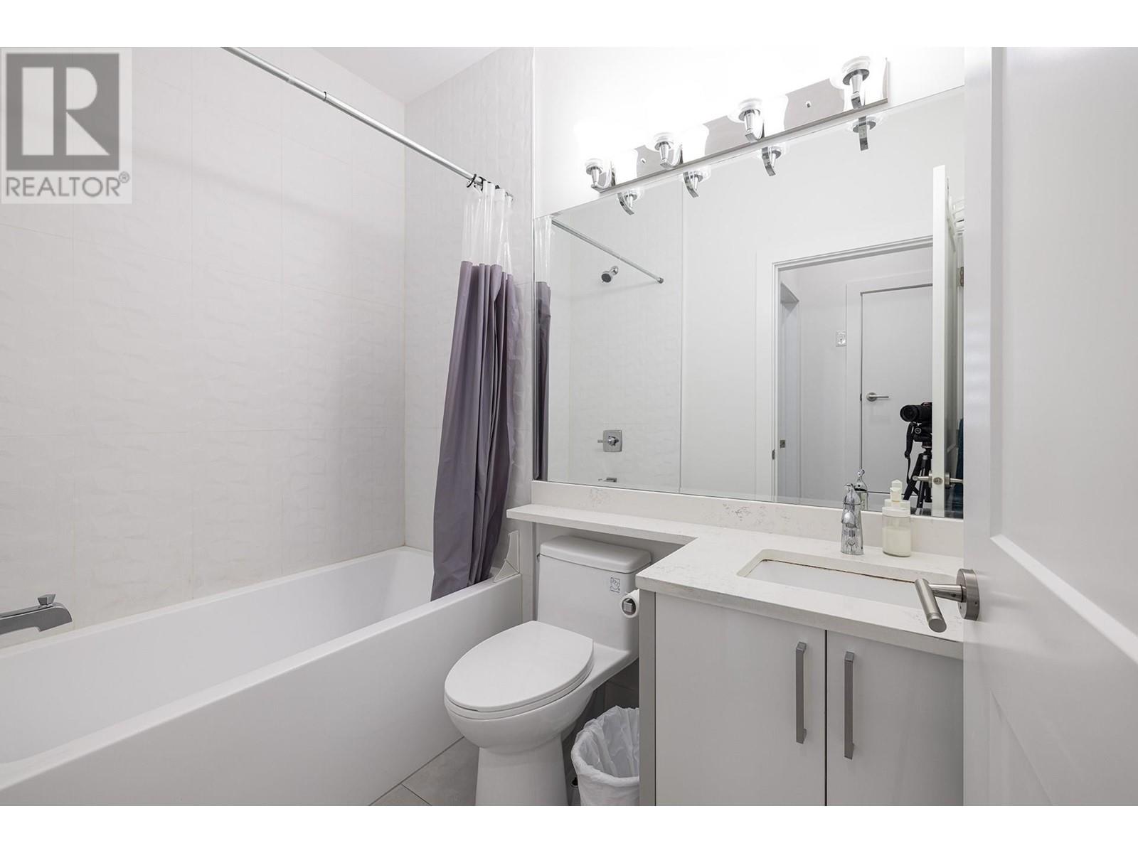 Listing Picture 10 of 18 : 620 E 54TH AVENUE, Vancouver / 溫哥華 - 魯藝地產 Yvonne Lu Group - MLS Medallion Club Member