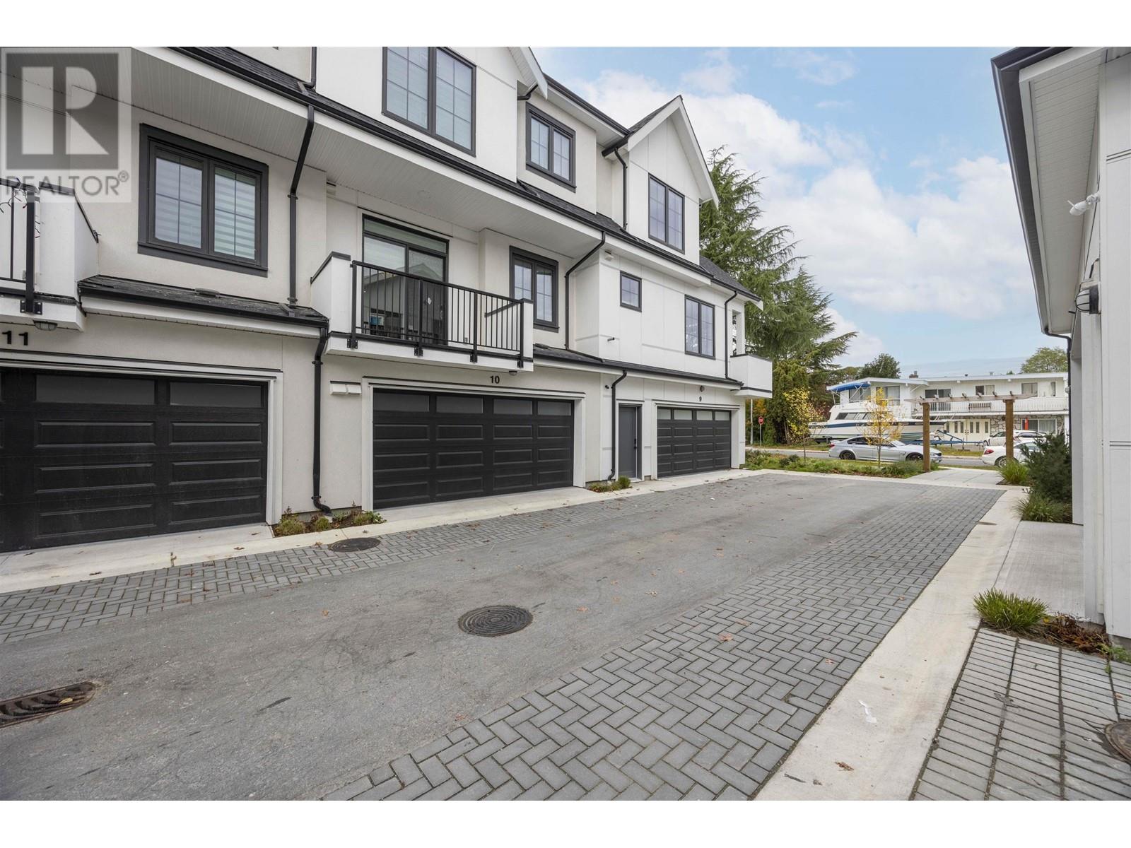 Property at 9 9500 GARDEN CITY ROAD image 4