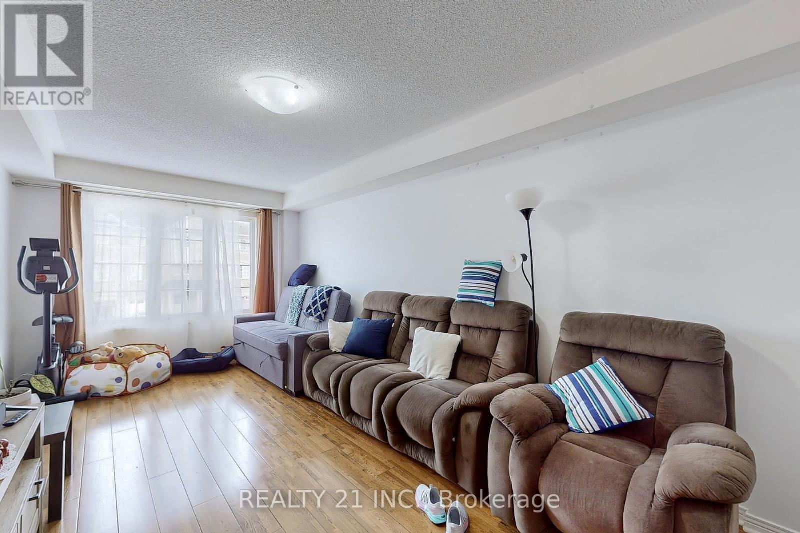 51 Goulden Crescent, Toronto, Ontario  M1L 0A7 - Photo 3 - E11963523