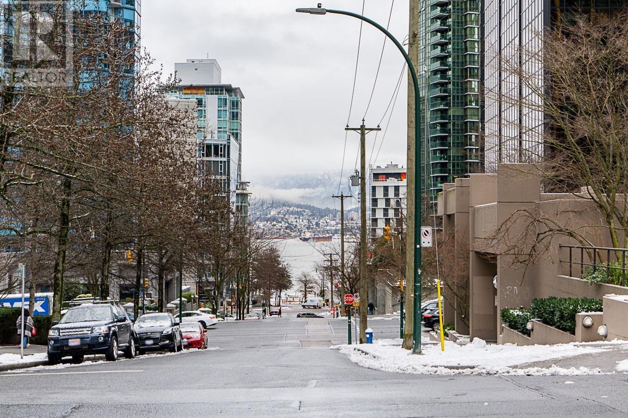 Listing Picture 33 of 36 : 2603 1367 ALBERNI STREET, Vancouver / 溫哥華 - 魯藝地產 Yvonne Lu Group - MLS Medallion Club Member