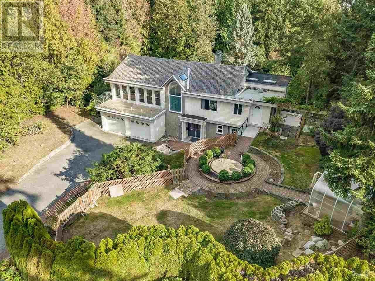 4621 WOODBURN PLACE, West Vancouver, British Columbia