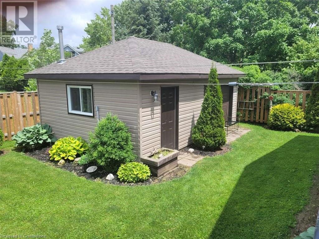 Photo 2 of 43 for 186 Waterloo Street