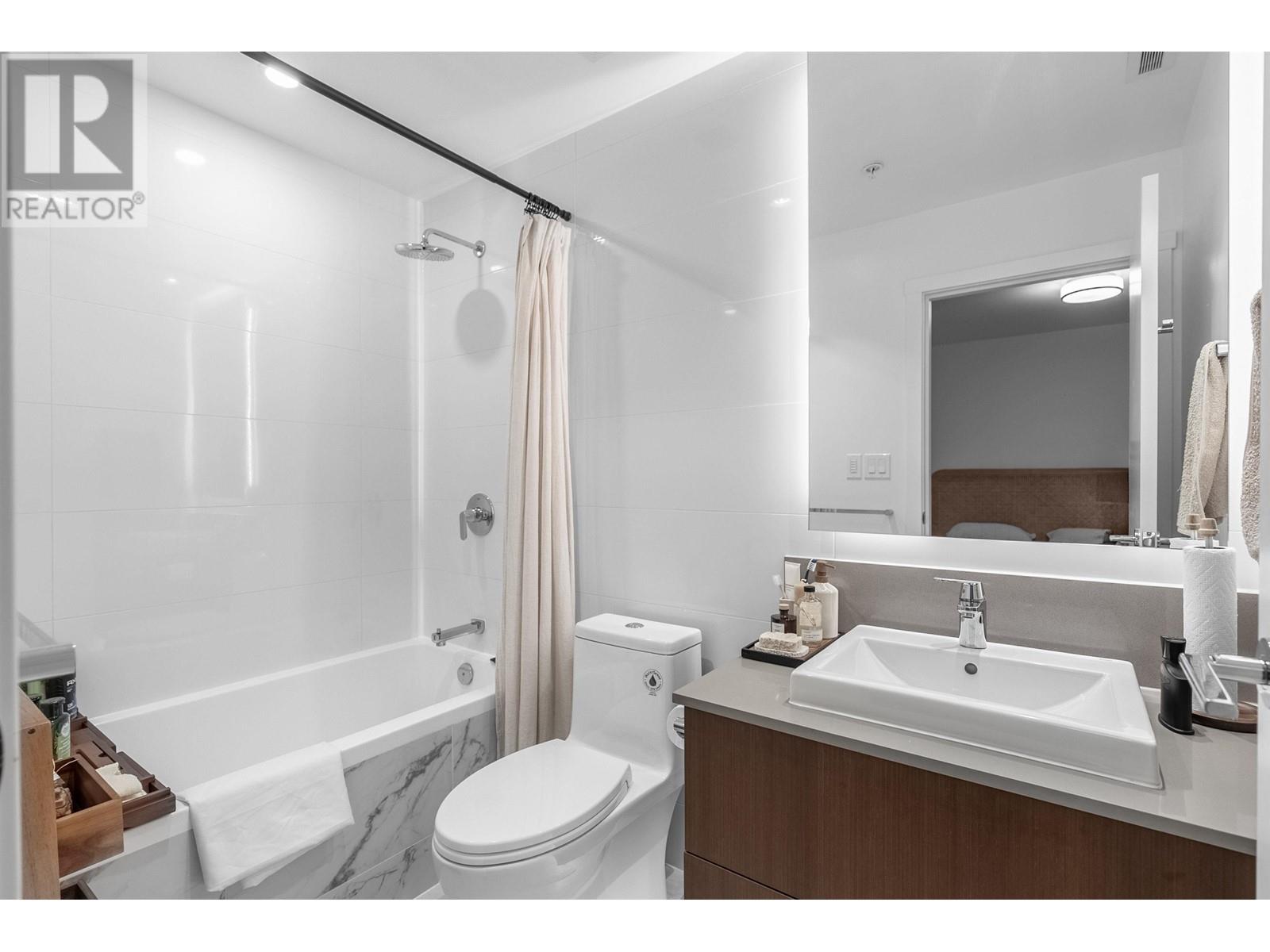 Th2 2029 Curling Road, North Vancouver, British Columbia  V7P 0C6 - Photo 10 - R2934932
