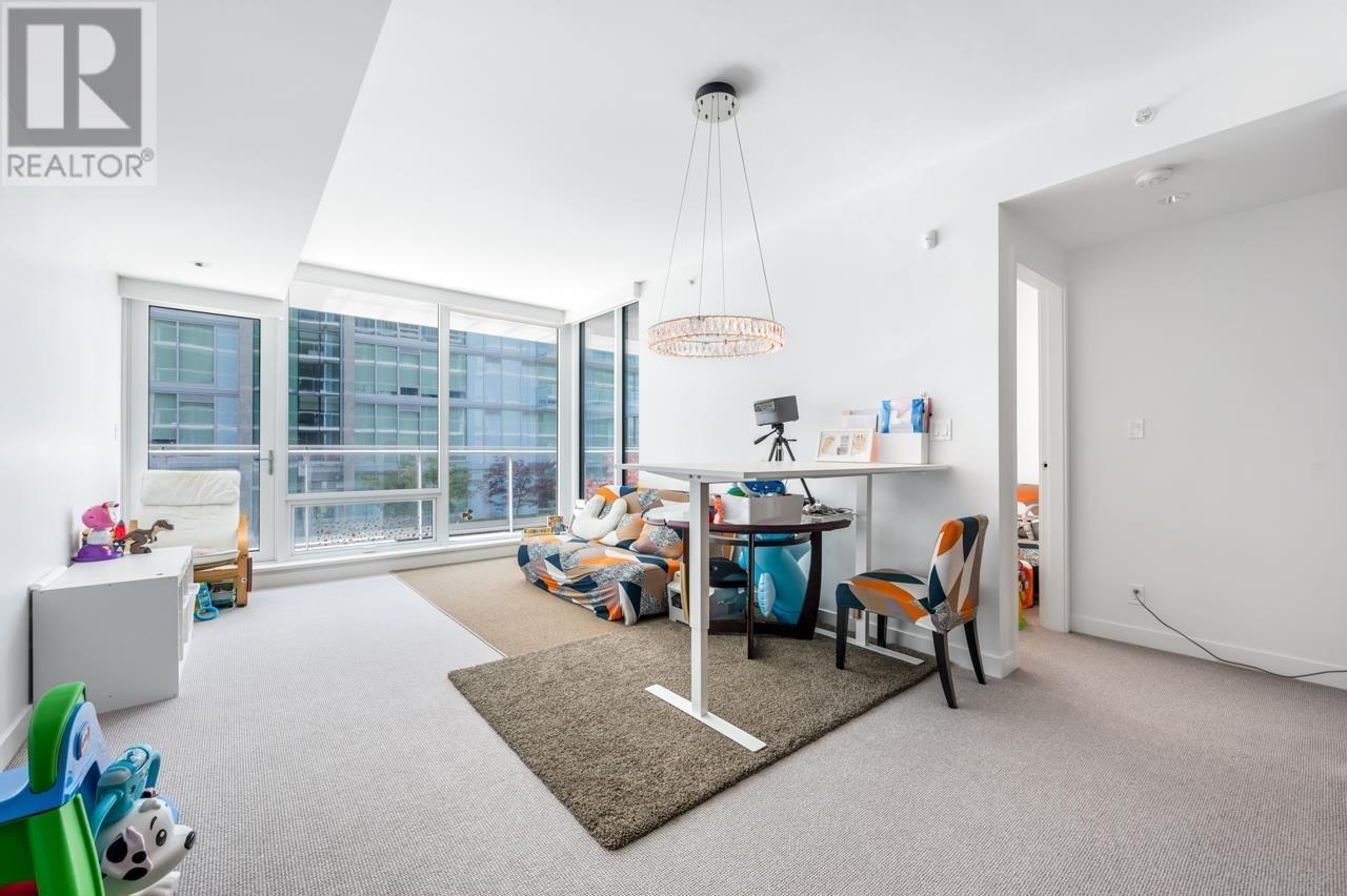 Listing Picture 2 of 14 : 205 6633 PEARSON WAY, Richmond / 烈治文 - 魯藝地產 Yvonne Lu Group - MLS Medallion Club Member