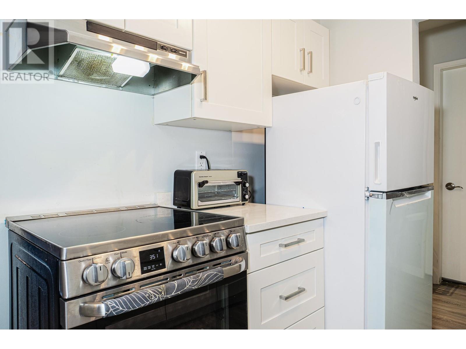 215 590 Whiting Way, Coquitlam, British Columbia  V3J 3R9 - Photo 4 - R2964135