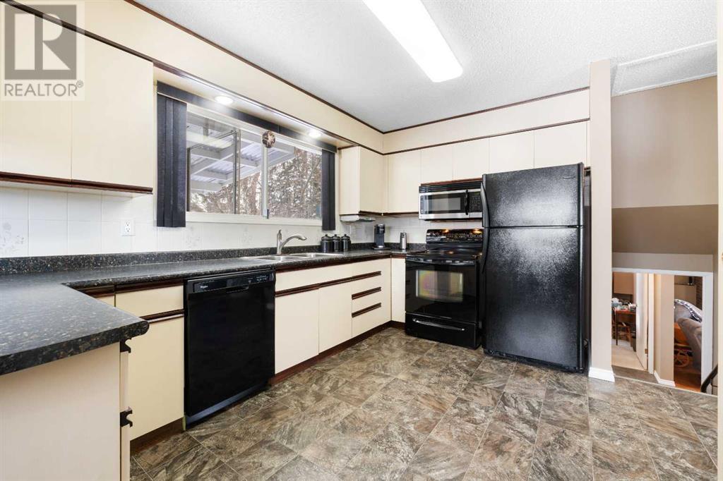 3 Chickadee Drive, Whitecourt, Alberta  T7S 1G3 - Photo 10 - A2192613