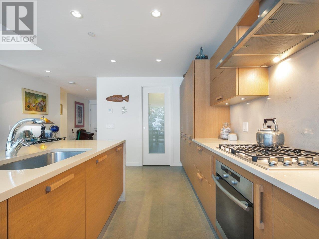 Listing Picture 6 of 28 : 404 5838 BERTON AVENUE, Vancouver / 溫哥華 - 魯藝地產 Yvonne Lu Group - MLS Medallion Club Member