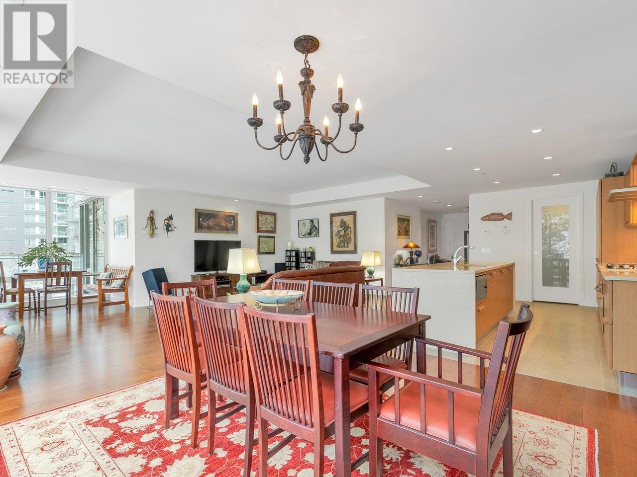 Listing Picture 14 of 28 : 404 5838 BERTON AVENUE, Vancouver / 溫哥華 - 魯藝地產 Yvonne Lu Group - MLS Medallion Club Member