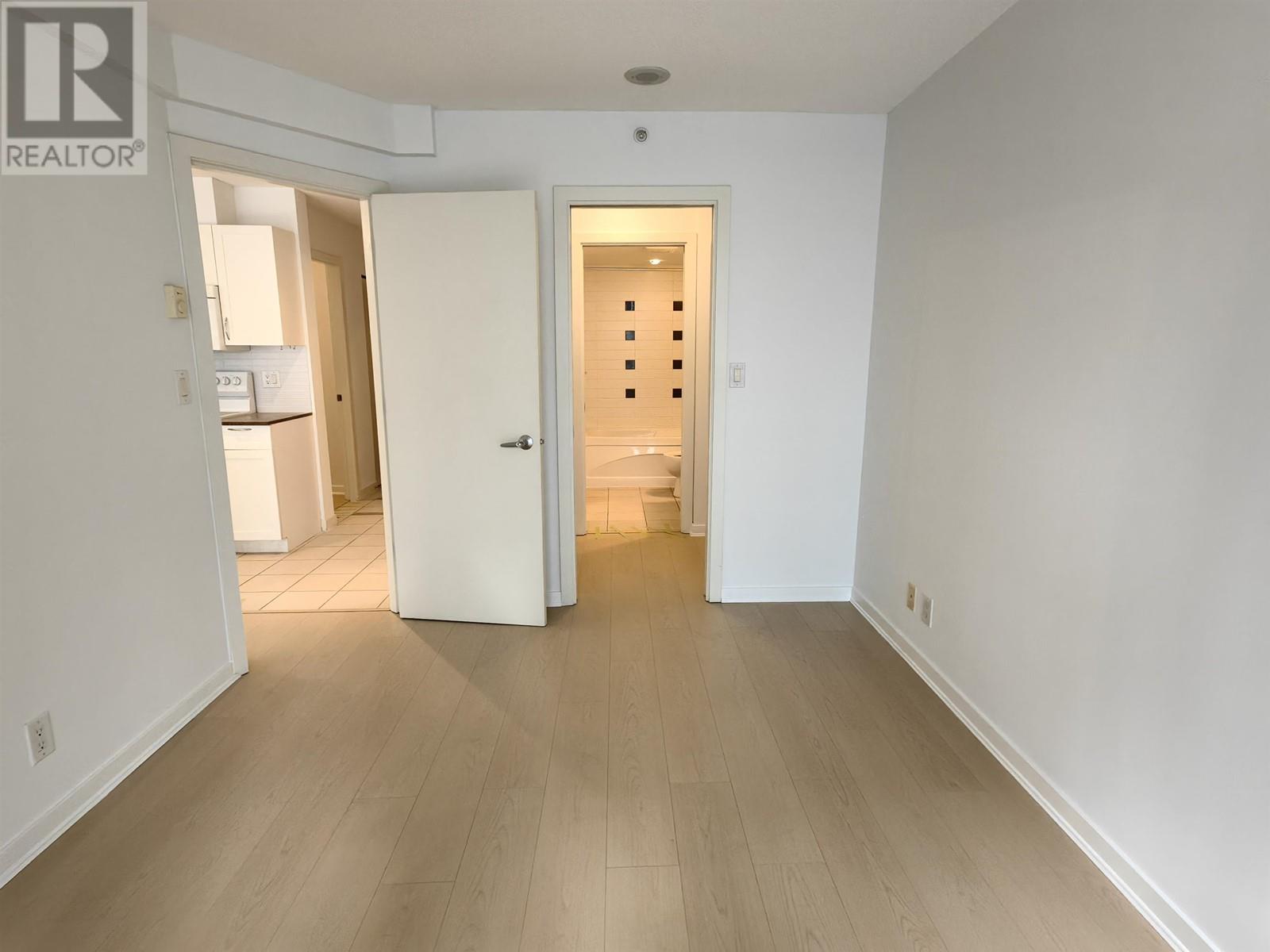 Listing Picture 12 of 16 : 1515 938 SMITHE STREET, Vancouver / 溫哥華 - 魯藝地產 Yvonne Lu Group - MLS Medallion Club Member