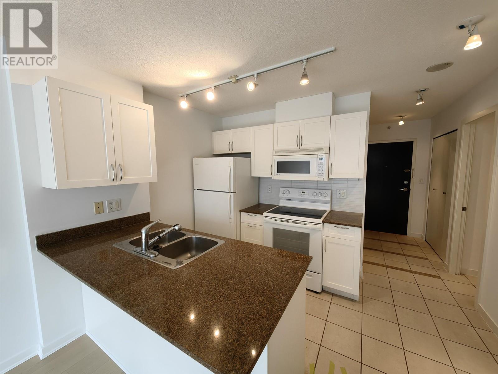 Listing Picture 3 of 16 : 1515 938 SMITHE STREET, Vancouver / 溫哥華 - 魯藝地產 Yvonne Lu Group - MLS Medallion Club Member