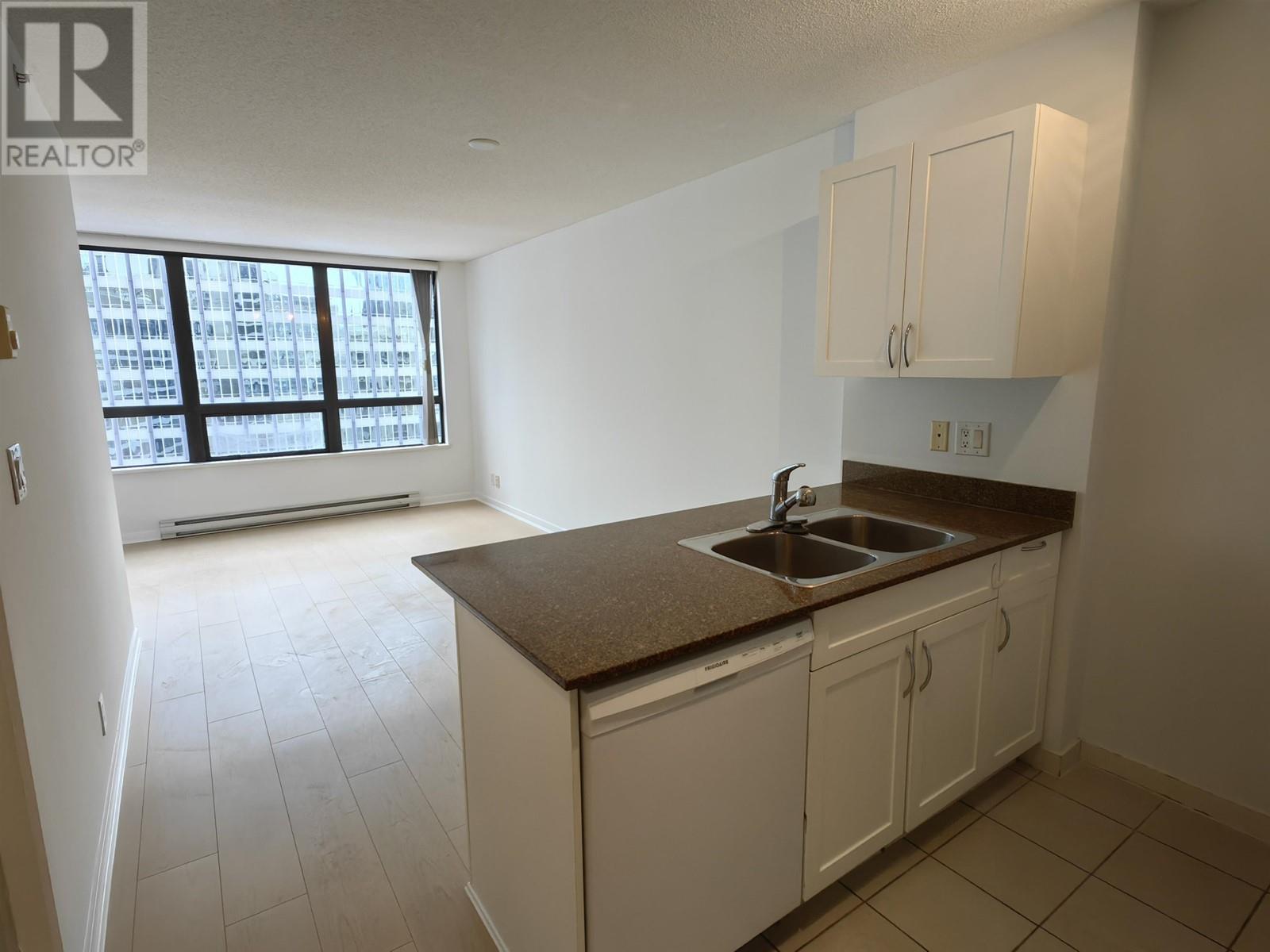 Listing Picture 6 of 16 : 1515 938 SMITHE STREET, Vancouver / 溫哥華 - 魯藝地產 Yvonne Lu Group - MLS Medallion Club Member