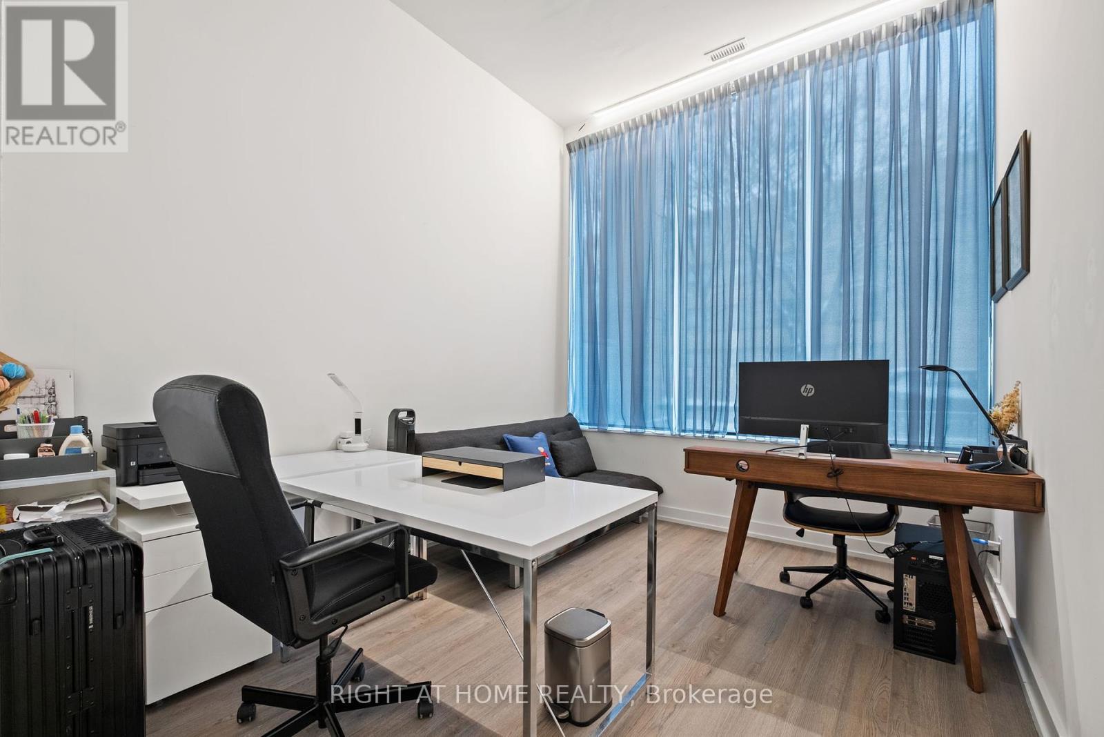 Property at TH6 - 6 PARKWOOD AVENUE image 2