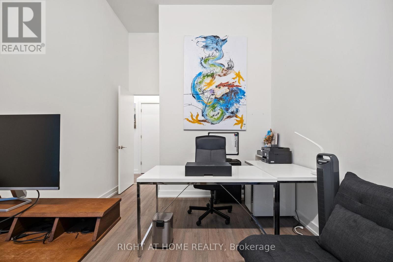 Property at TH6 - 6 PARKWOOD AVENUE image 3