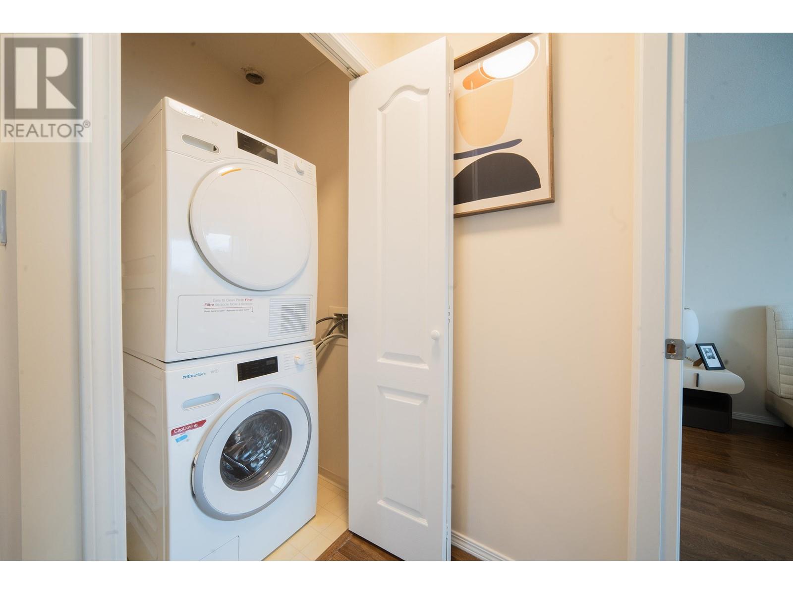 Listing Picture 18 of 34 : 1304 5833 WILSON AVENUE, Burnaby / 本拿比 - 魯藝地產 Yvonne Lu Group - MLS Medallion Club Member