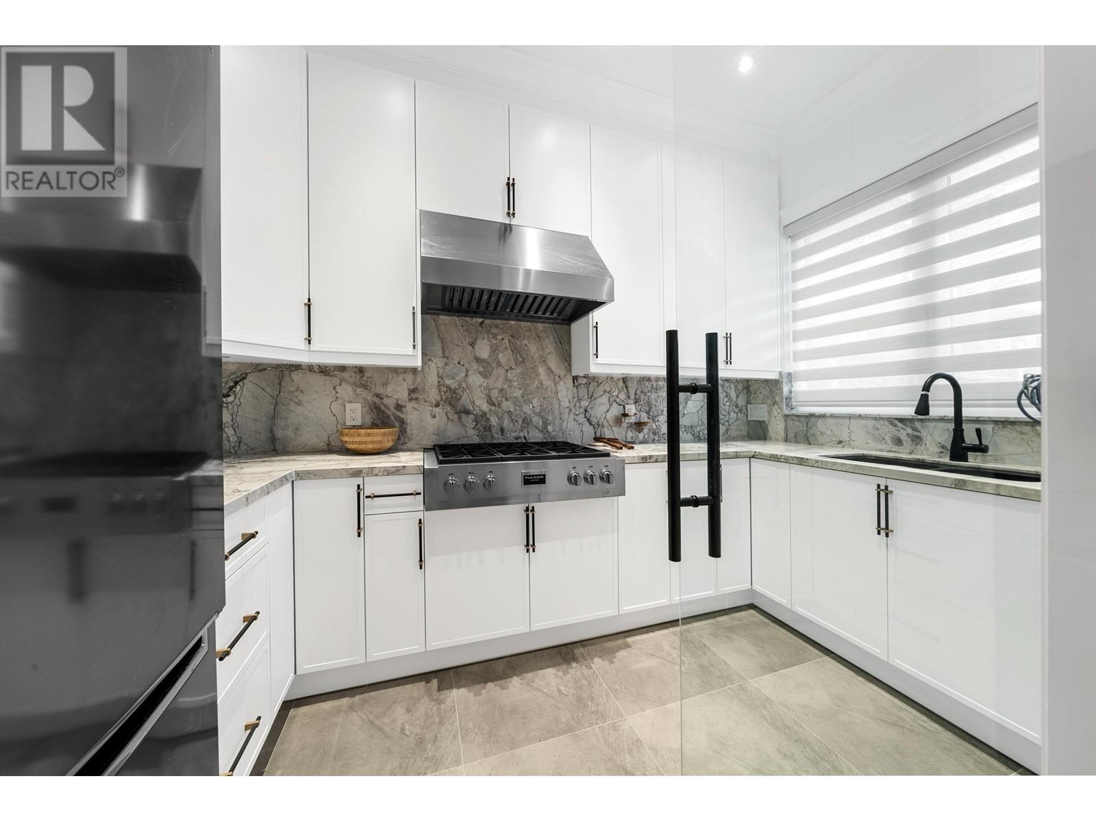 6559 Azure Road, Richmond, British Columbia  V7C 2S1 - Photo 13 - R2963550