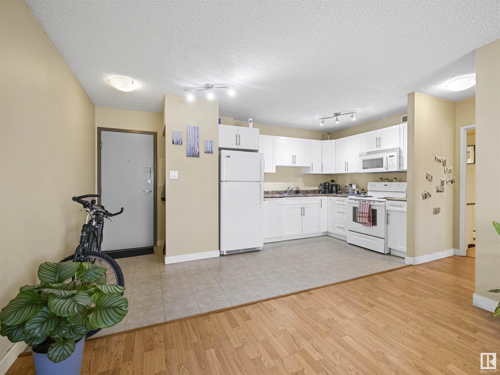 Property at #409 9710 105 ST NW image 3