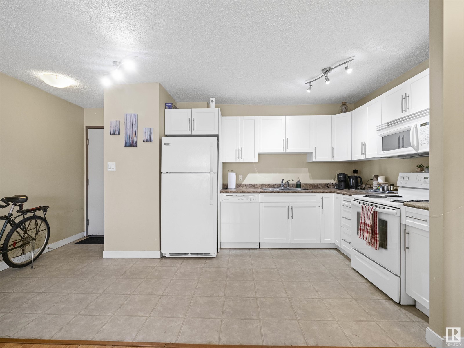 Property at #409 9710 105 ST NW image 5