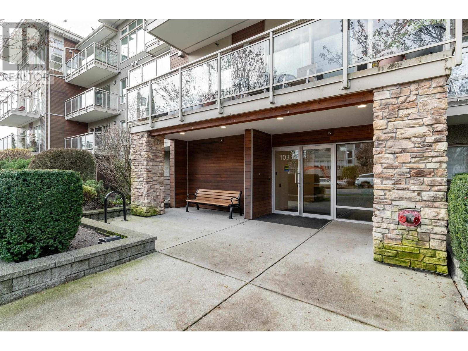 201 1033 St. Georges Avenue, North Vancouver, British Columbia  V7L 3H5 - Photo 9 - R2948099
