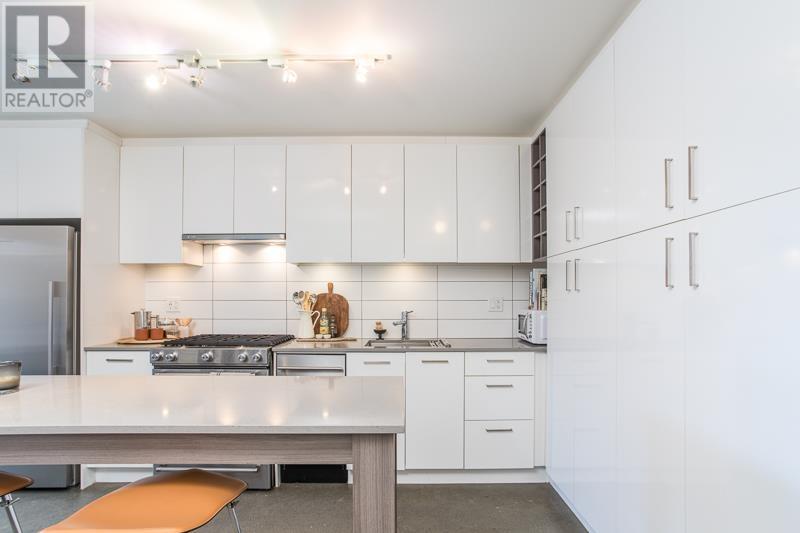 Listing Picture 3 of 39 : 307 231 E PENDER STREET, Vancouver / 溫哥華 - 魯藝地產 Yvonne Lu Group - MLS Medallion Club Member