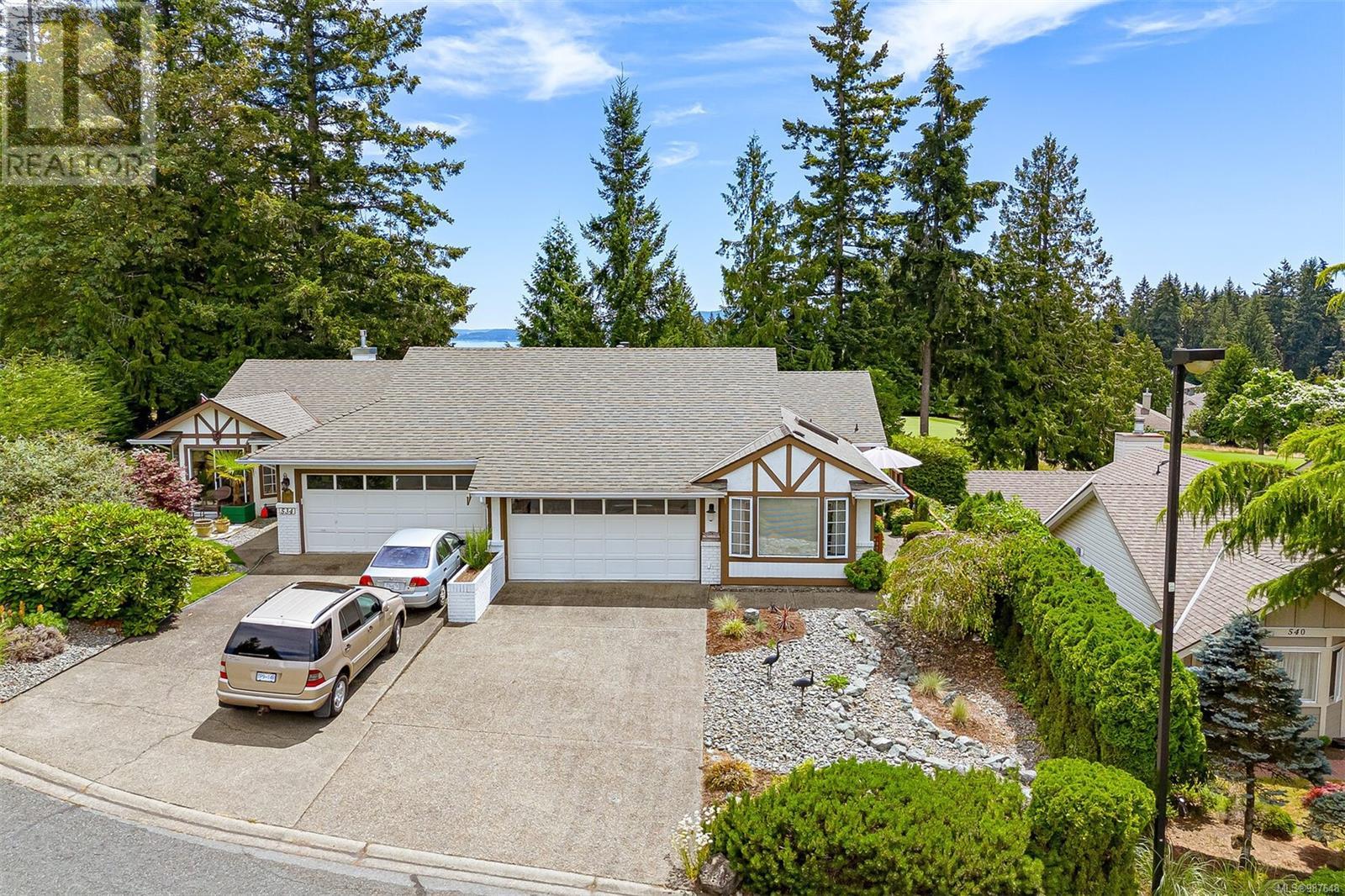 Property at 536 Fairways Pl image 1