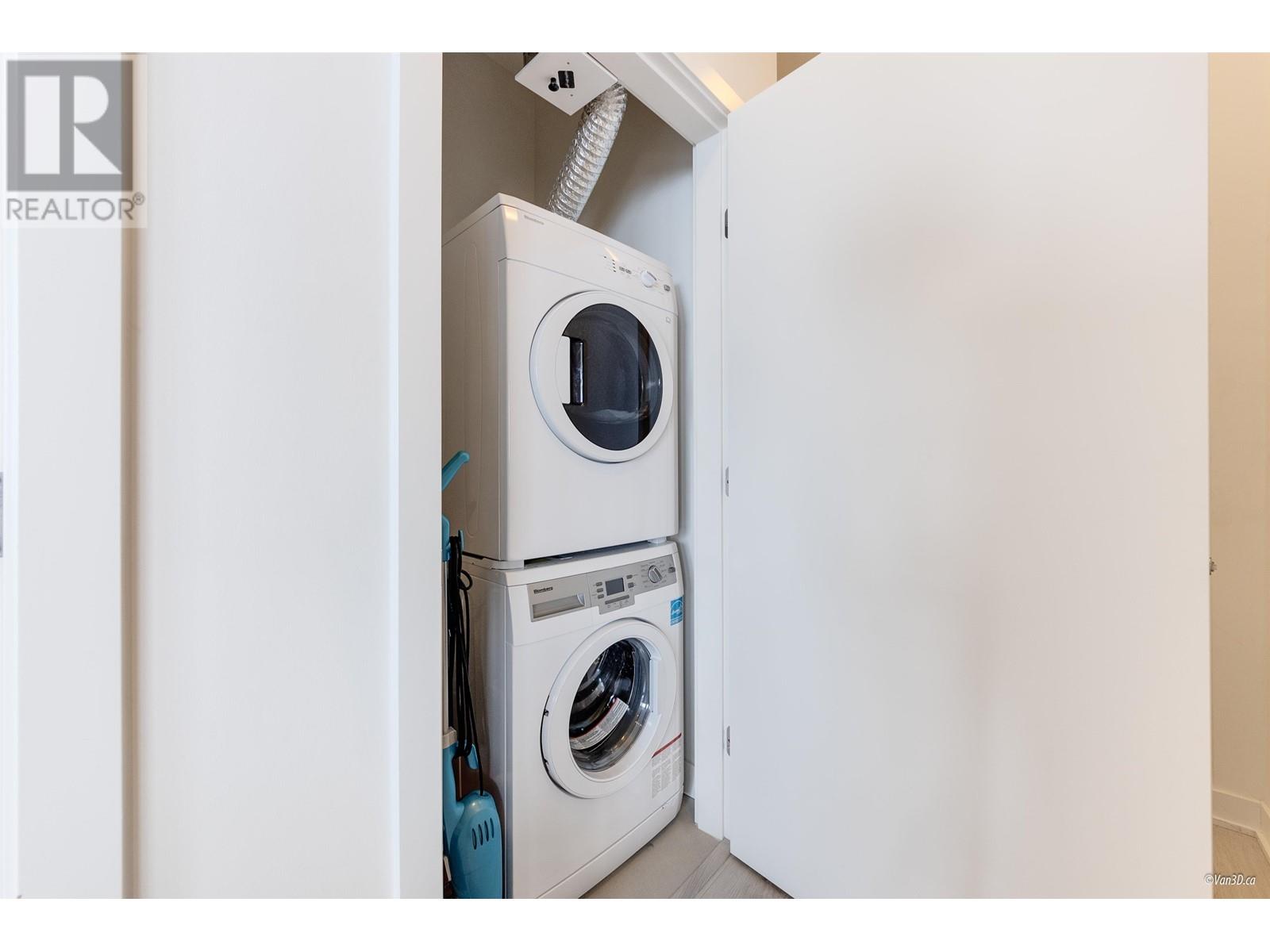 Listing Picture 15 of 32 : 1203 8850 UNIVERSITY CRESCENT, Burnaby / 本拿比 - 魯藝地產 Yvonne Lu Group - MLS Medallion Club Member