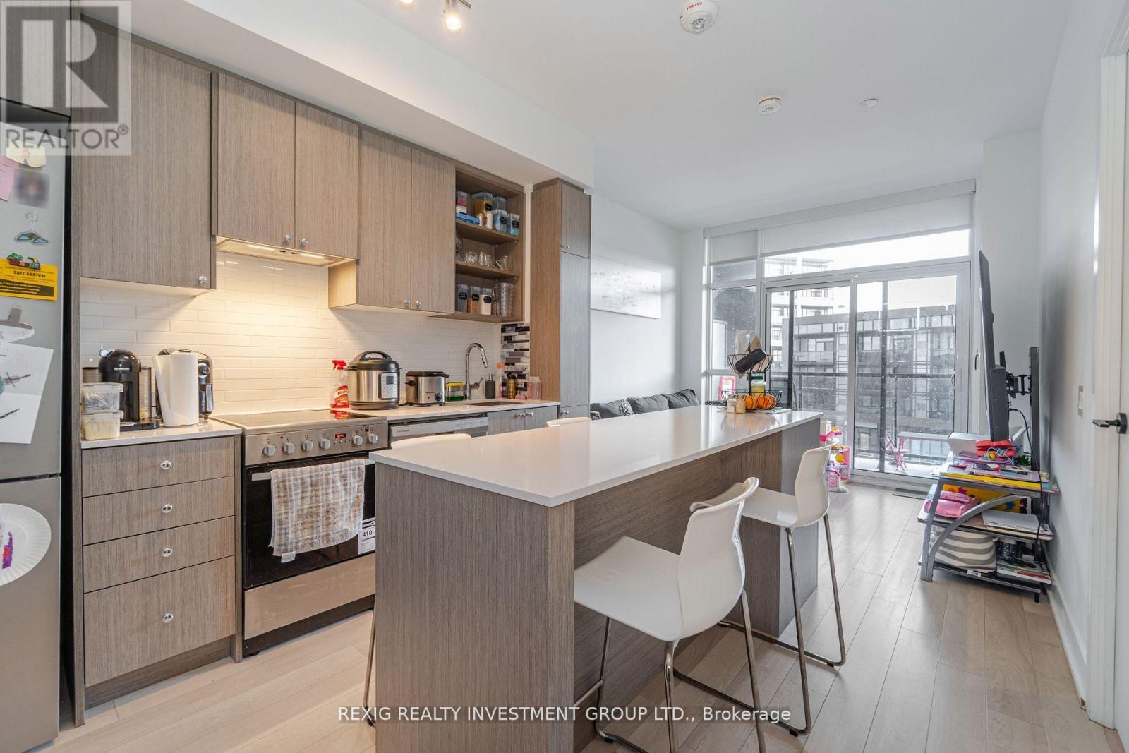 Property at 301 - 50 GEORGE BUTCHART DRIVE image 3