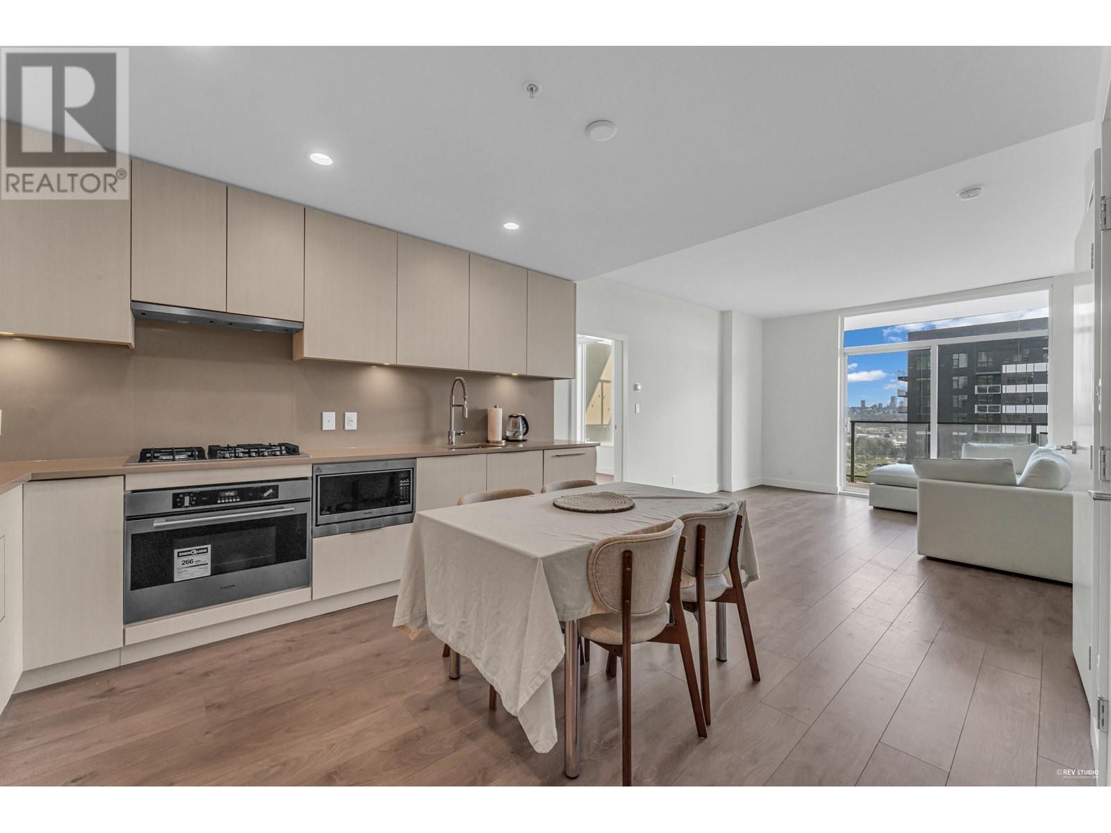 Listing Picture 2 of 25 : 1704 4465 JUNEAU STREET, Burnaby / 本拿比 - 魯藝地產 Yvonne Lu Group - MLS Medallion Club Member