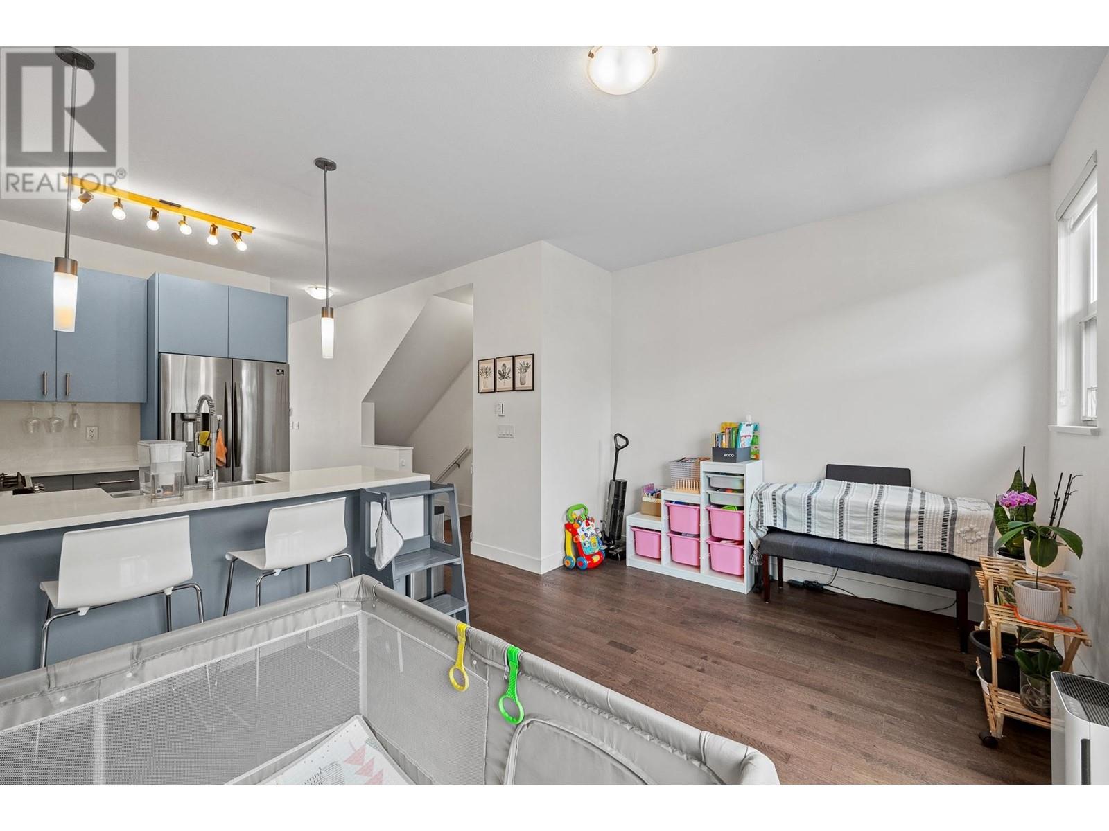 Listing Picture 6 of 35 : 903 8485 NEW HAVEN CLOSE, Burnaby / 本拿比 - 魯藝地產 Yvonne Lu Group - MLS Medallion Club Member